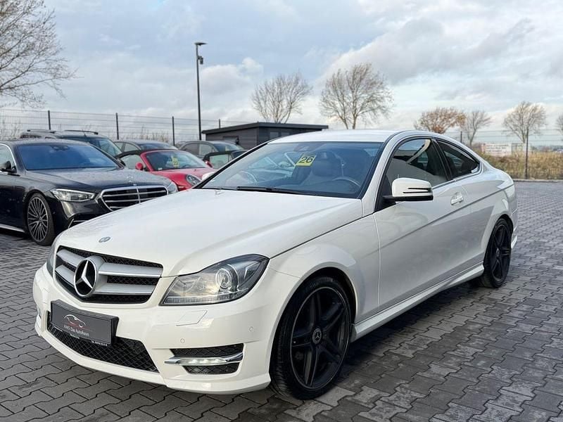 Weiß Gebraucht 2014 Mercedes C220 AMG line Coupé | 12.950 € (Superpreis) - Bild 1/4