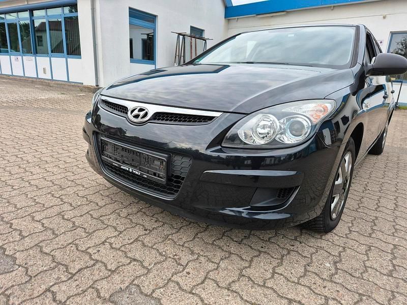 Schwarz Gebraucht 2009 Hyundai i30 Edition+ Limousine | 3.999 € (Fairer Preis) - Bild 1/4