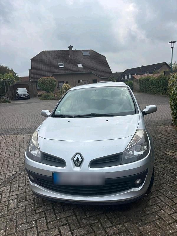 Silber Gebraucht 2008 Renault Clio II Kleinwagen | 1.300 € (Fairer Preis) - Bild 1/4