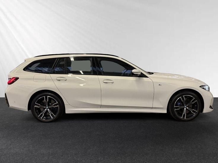Gebraucht BMW 330e M Sport 292 PS (214 kW) 2024 Alpinweiss Kombi