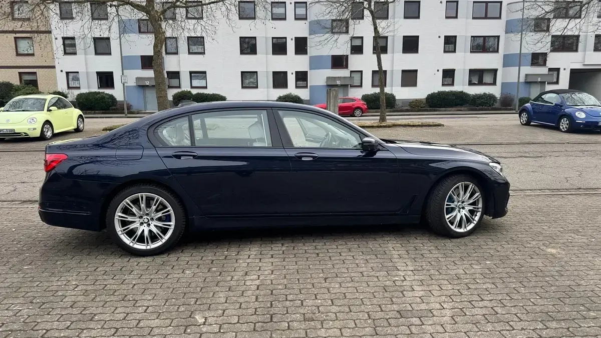 Gebraucht BMW 750L 2015 Blau Limousine