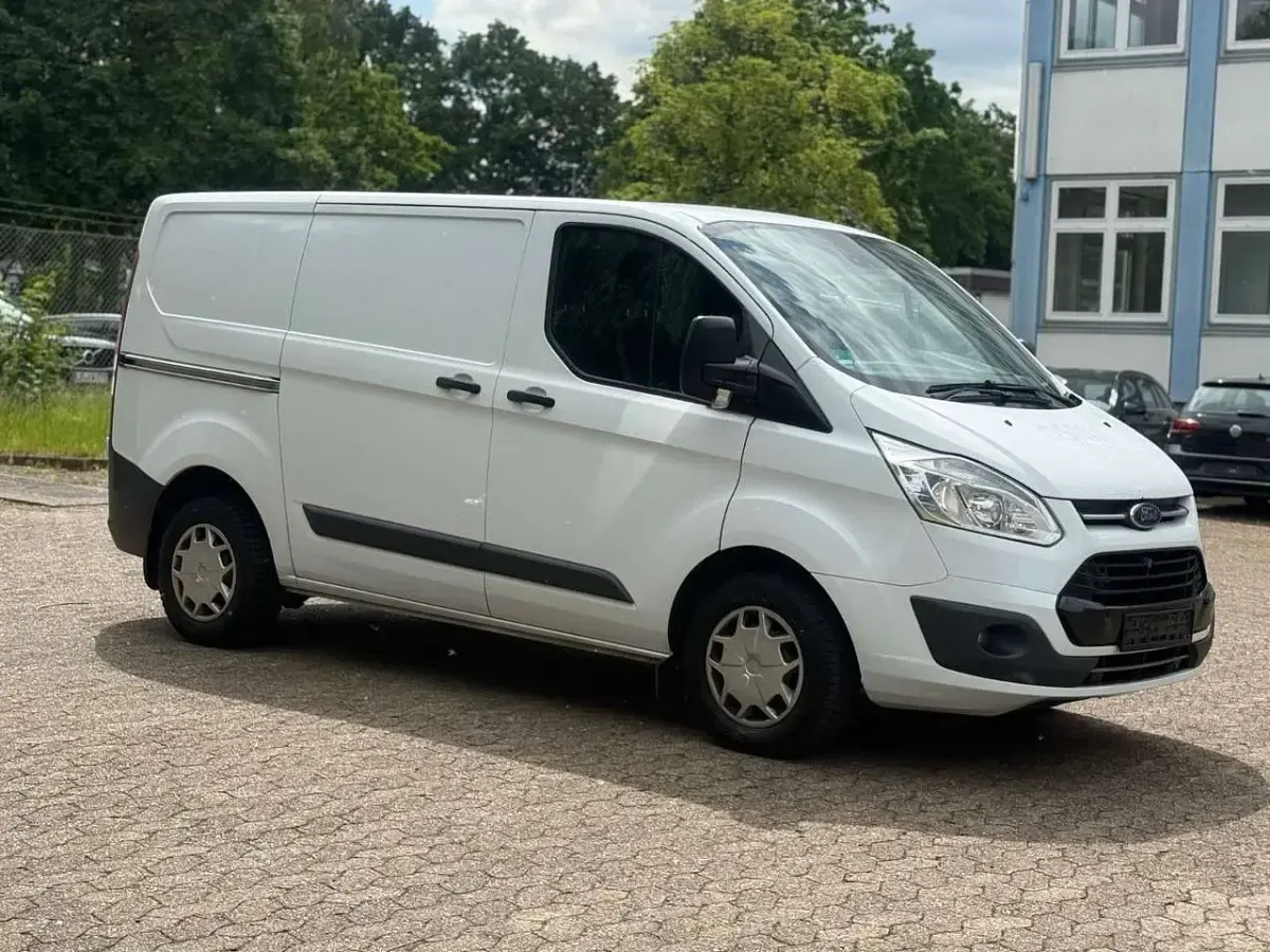 Gebraucht Ford Transit Custom Trend 105 PS (77 kW) 2017 Weiß Van / Kleinbus