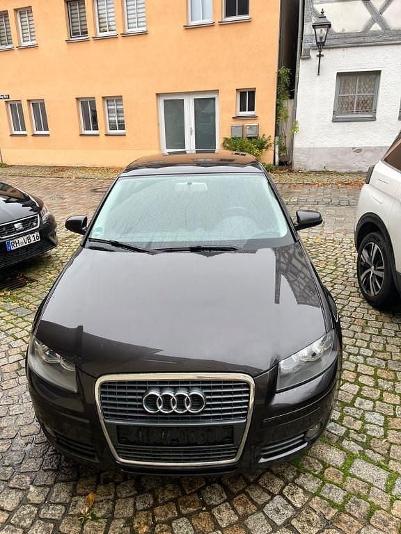 Grau Gebraucht 2006 Audi A3 Attraction Limousine | 2.000 € (Superpreis) - Bild 1/4