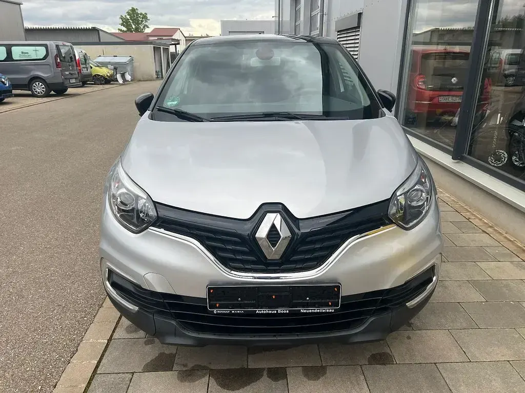 Gebraucht Renault Captur LIMITED 131 PS (96 kW) 2019 Silber SUV
