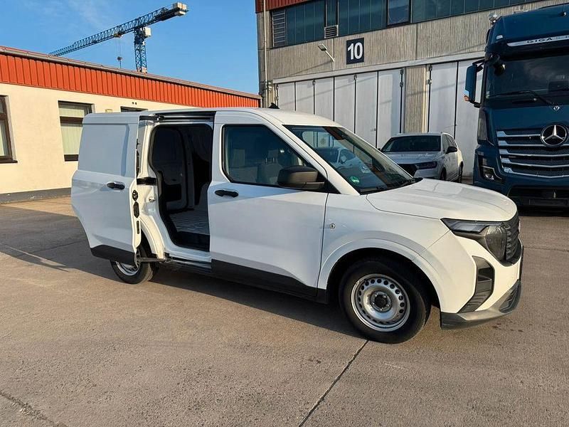 Gebraucht Ford Transit 101 PS (74 kW) 2024 Weiß Van / Kleinbus