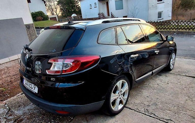 Gebraucht Renault Mégane III Luxe 131 PS (96 kW) 2011 Schwarz Limousine