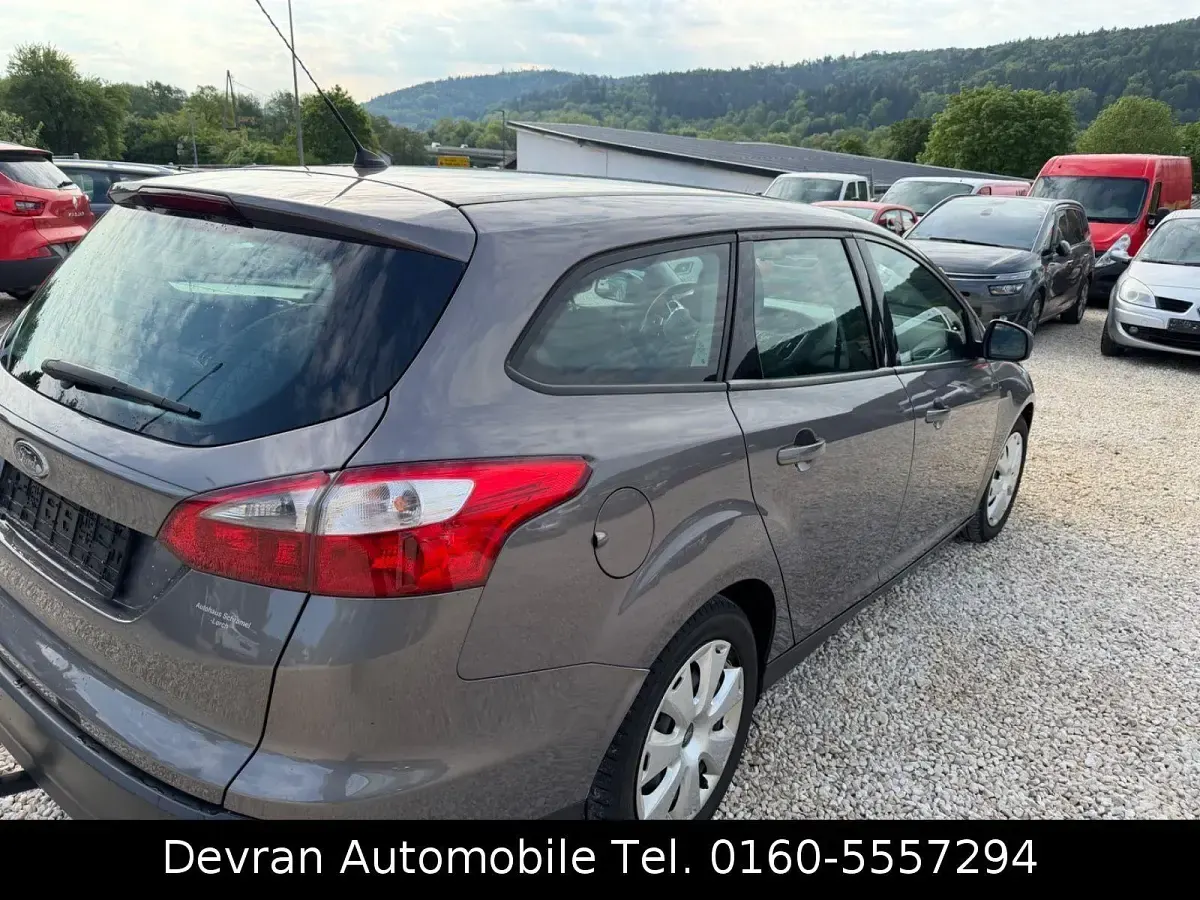 Gebraucht Ford Focus Trend 116 PS (85 kW) 2014 Grau Kombi
