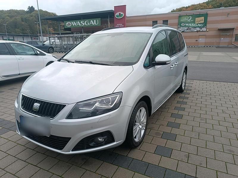 Grau Gebraucht 2014 Seat Alhambra Van / Kleinbus | 12.200 € (Superpreis) - Bild 1/4