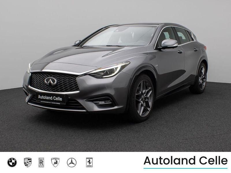 Grau metallic Gebraucht 2016 Infiniti Q30 Premium Kleinwagen | 15.999 € (Fairer Preis) - Bild 1/4