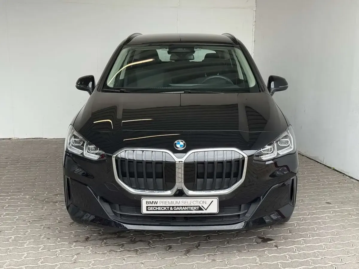 Gebraucht BMW 218 Active Tourer 136 PS (100 kW) 2025 Schwarz Van / Kleinbus