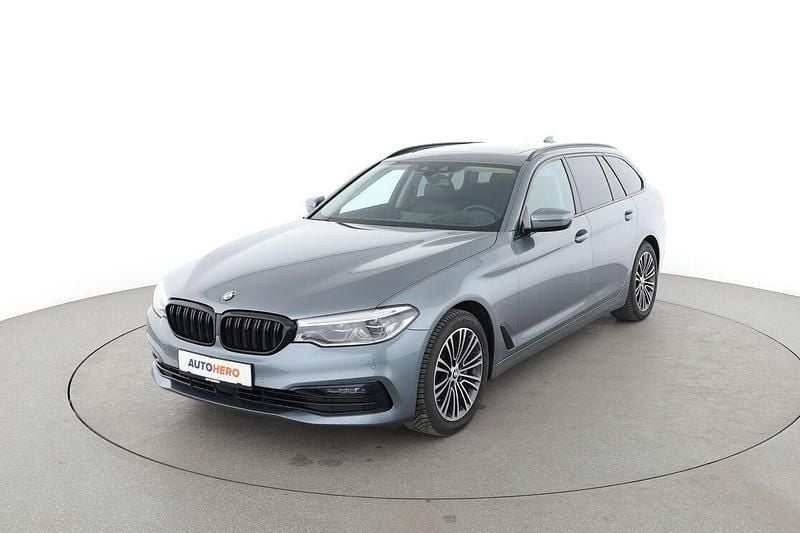 Grau Gebraucht 2020 BMW 530 Sport Line Kombi | 30.490 € (Superpreis) - Bild 1/3
