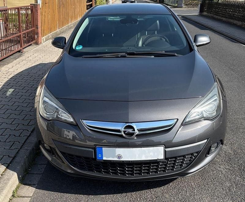 Gebraucht Opel Astra GTC Innovation 140 PS (102 kW) 2012 Grau Coupé
