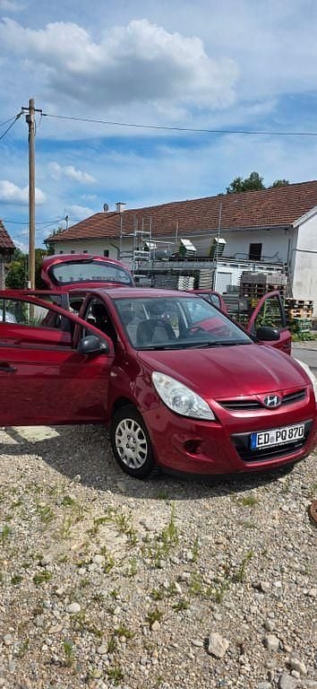 Rot Gebraucht 2009 Hyundai i20 Classic Limousine | 1.850 € (Guter Preis) - Bild 1/4