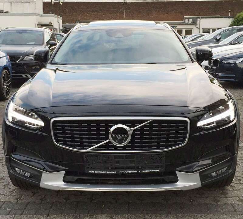 Onyx black / metallic Gebraucht 2018 Volvo V90 CC Kombi | 28.498 € (Superpreis) - Bild 1/4