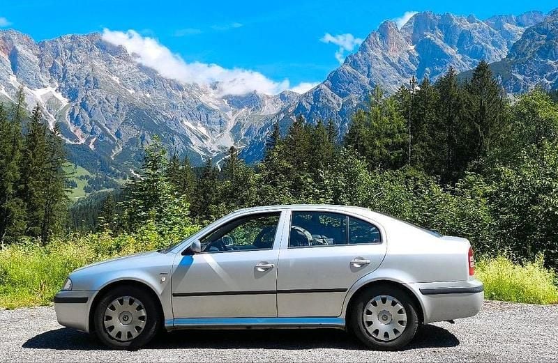 Silber Gebraucht 2003 Skoda Octavia Limousine | 1.500 € (Fairer Preis) - Bild 1/1