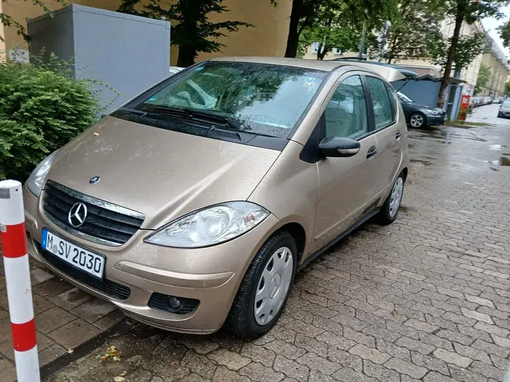 Gebraucht Mercedes 200 136 PS (100 kW) 2007 Gold Limousine