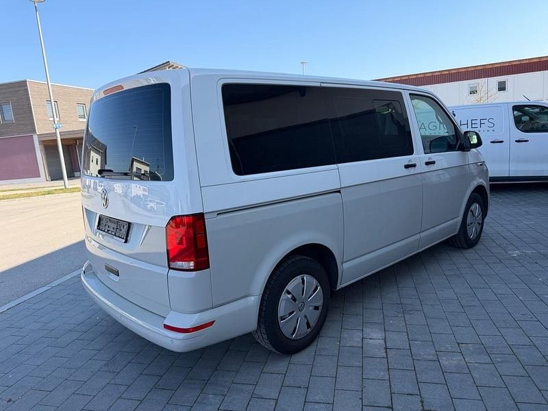 Gebraucht VW Multivan Family 110 PS (80 kW) 2021 Grau Van