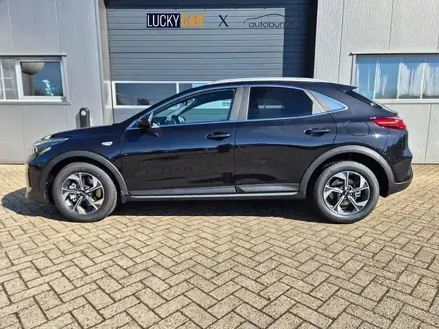 Neu Kia XCeed 150 PS (110 kW) 2026 Zilinaschwarz metallic SUV