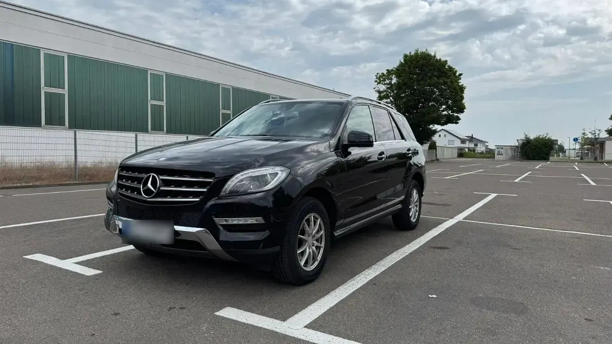 Używany Mercedes ML350 258 KM (189 kW) 2013 Czarny SUV