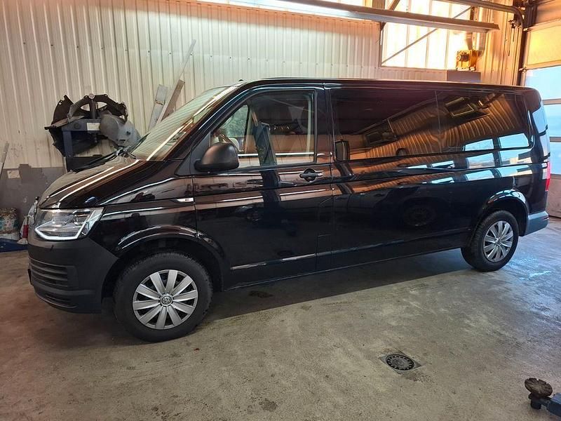 Gebraucht VW Caravelle 150 PS (110 kW) 2018 Schwarz Van / Kleinbus