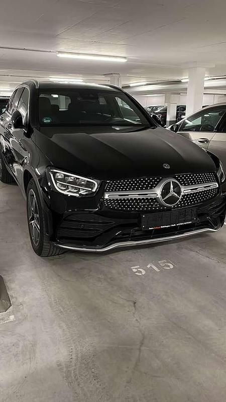 Schwarz Gebraucht 2019 Mercedes GLC200 AMG line SUV | 36.000 € (Fairer Preis) - Bild 1/4