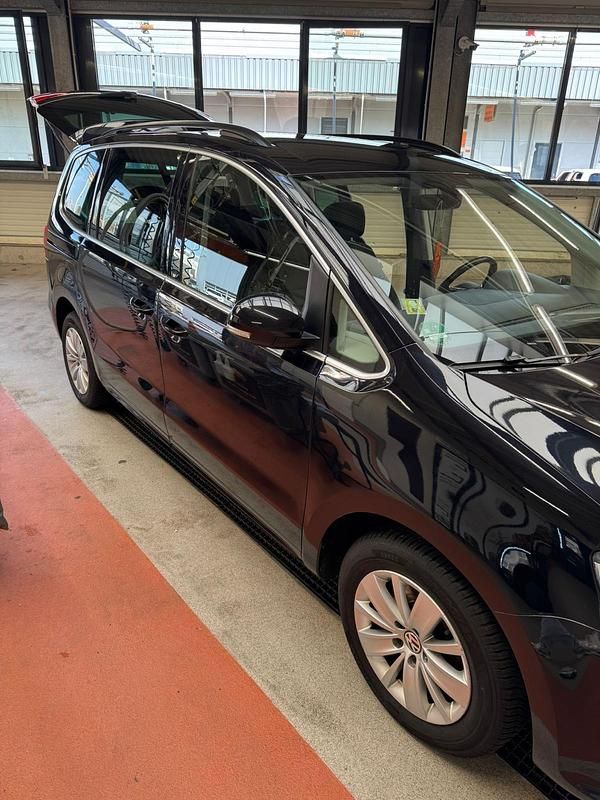 Gebraucht VW Sharan 2019 Schwarz Van / Kleinbus