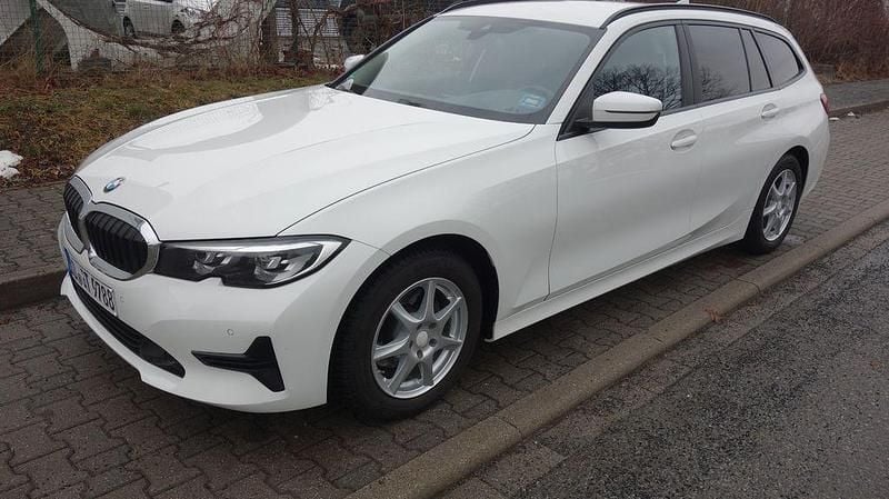 Gebraucht BMW 320 Advantage 190 PS (139 kW) 2020 Weiß Kombi