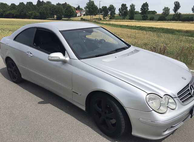 Silber Gebraucht 2004 Mercedes CLK270 Coupé | 5.999 € - Bild 1/3