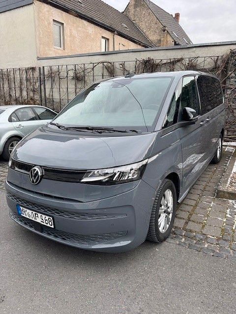 Grau Gebraucht 2022 VW Multivan Van | 45.800 € (Guter Preis) - Bild 1/4