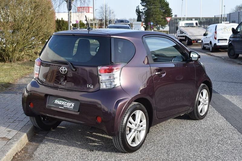 Gebraucht Toyota iQ 98 PS (72 kW) 2010 Deep amethyst mica metallic Kleinwagen