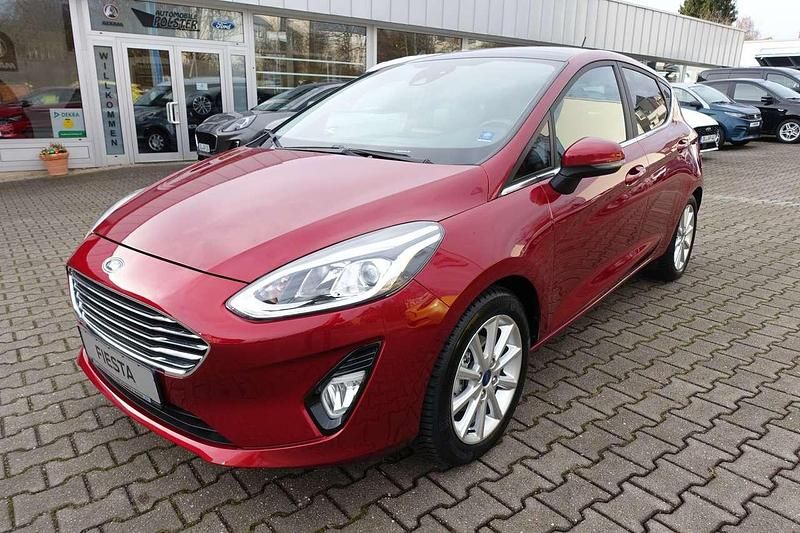 Gebraucht Ford Fiesta Titanium 95 PS (69 kW) 2020 Rubyrot Kleinwagen
