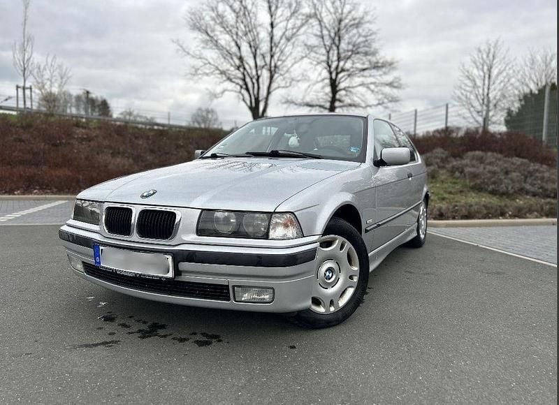 Gebraucht BMW 316 Exclusive 105 PS (77 kW) 1999 Silber Limousine