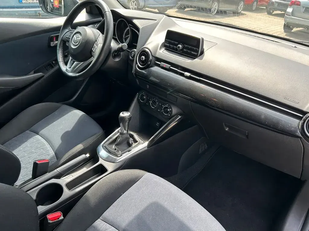 Gebraucht Mazda 2 Center-Line 75 PS (55 kW) 2017 Grau Limousine