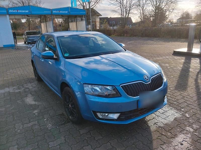 Blau Gebraucht 2013 Skoda Octavia Limousine | 5.000 € (Guter Preis) - Bild 1/4