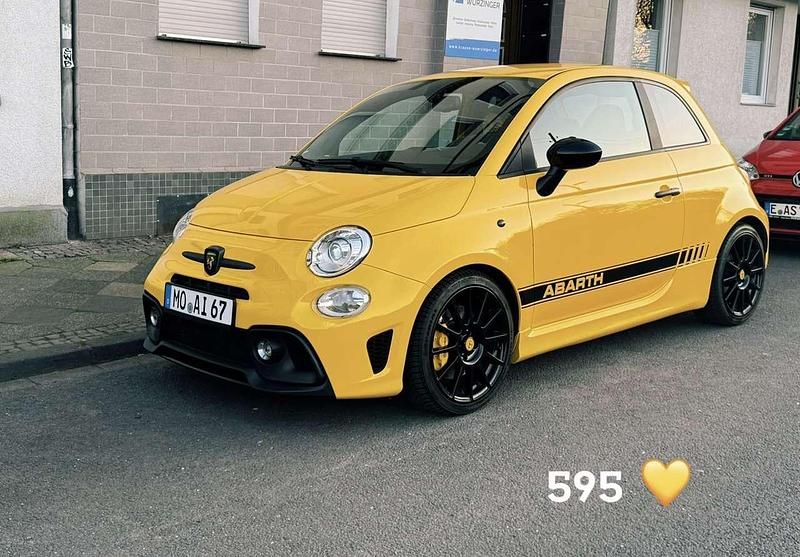 Gelb Gebraucht 2016 Abarth 595 Competizione Kleinwagen | 17.000 € (Guter Preis) - Bild 1/4