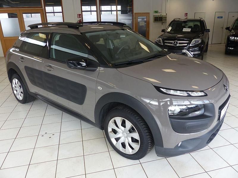 Gebraucht Citroën C4 Feel 82 PS (60 kW) 2017 Braun SUV