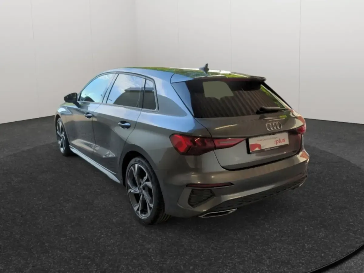 Gebraucht Audi A3 S-Line 110 PS (80 kW) 2023 Grau Limousine