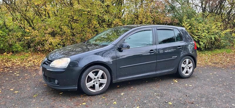 Schwarz Gebraucht 2008 VW Golf V United Kleinwagen | 4.000 € (Fairer Preis) - Bild 1/4