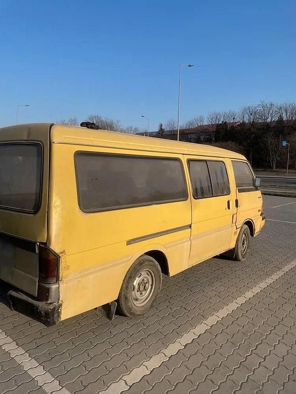 Usado Mazda Bongo 1996 Amarelo Monovolume