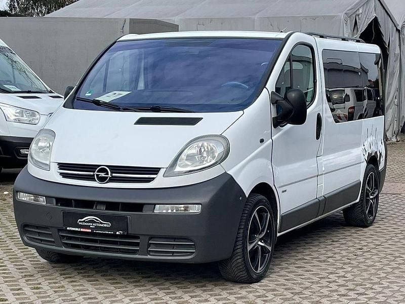 Gebraucht Opel Vivaro 101 PS (74 kW) 2004 Weiß Van / Kleinbus