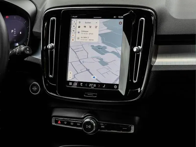 Gebraucht Volvo XC40 Core 163 PS (119 kW) 2024 Grün SUV