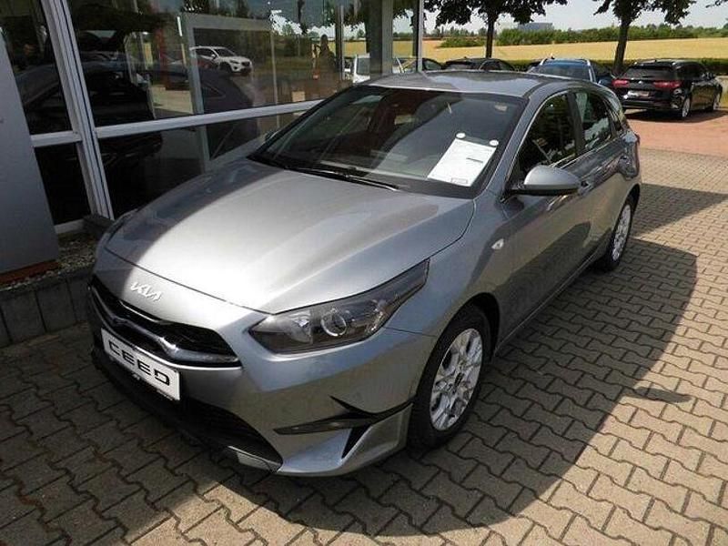 Gebraucht Kia Ceed Vision 160 PS (117 kW) 2022 Silber Kleinwagen