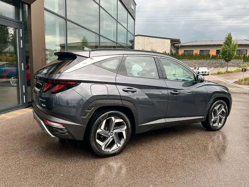 Gebraucht Hyundai Tucson Basis 179 PS (131 kW) 2023 Dark knight SUV