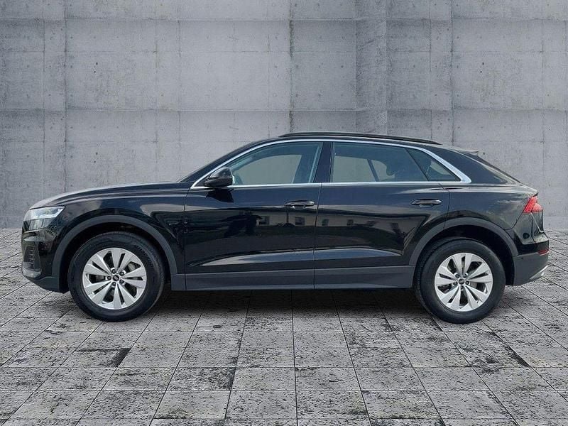 Gebraucht Audi Q8 Ambiente 231 PS (169 kW) 2023 Mythosschwarz metallic SUV