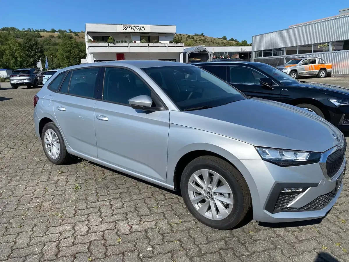 Neu Skoda Scala Selection 116 PS (85 kW) 2026 Brilliantsilber metallic Kleinwagen