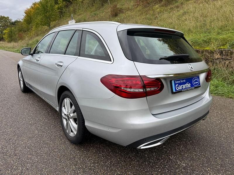 Gebraucht Mercedes C220 194 PS (142 kW) 2019 Silber Limousine