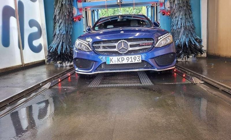 Gebraucht Mercedes C250 AMG line 211 PS (155 kW) 2014 Blau Kombi