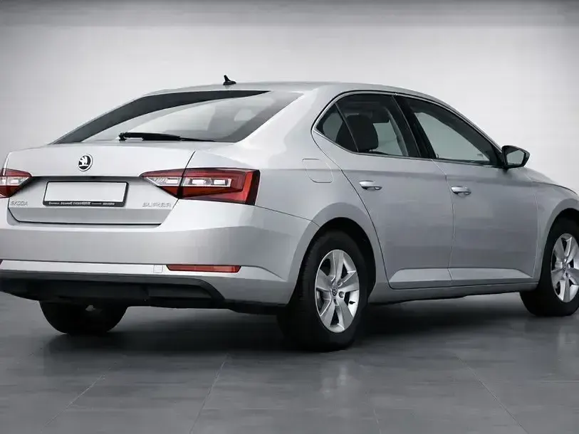 Gebraucht Skoda Superb Ambition 120 PS (88 kW) 2018 Silber Limousine
