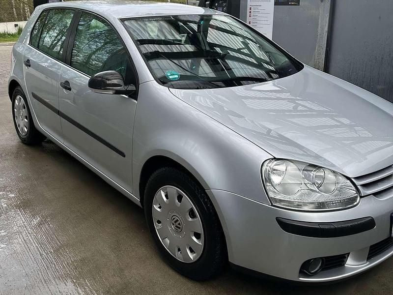 Grau Gebraucht 2007 VW Golf V Limousine | 4.200 € (Etwas zu teuer) - Bild 1/4