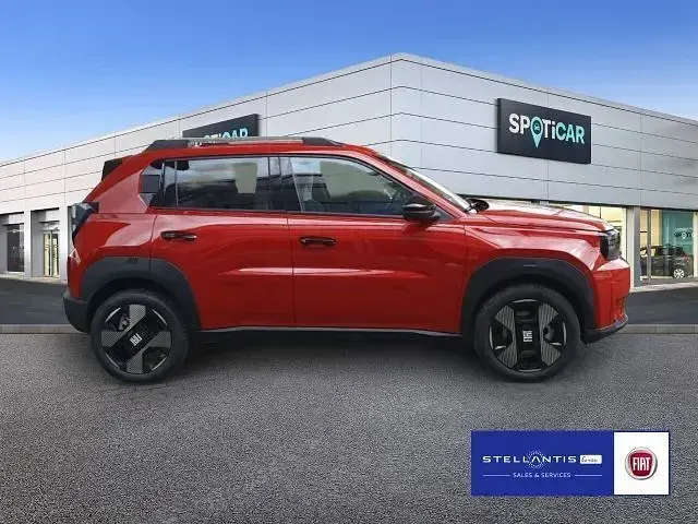 Neu Fiat Grande Panda La Prima 101 PS (74 kW) 2026 Rot Kleinwagen